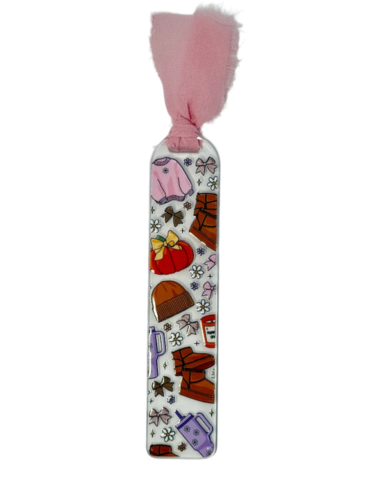 ACRYLIC BOOKMARK - FALL OUTFIT GIRLIE