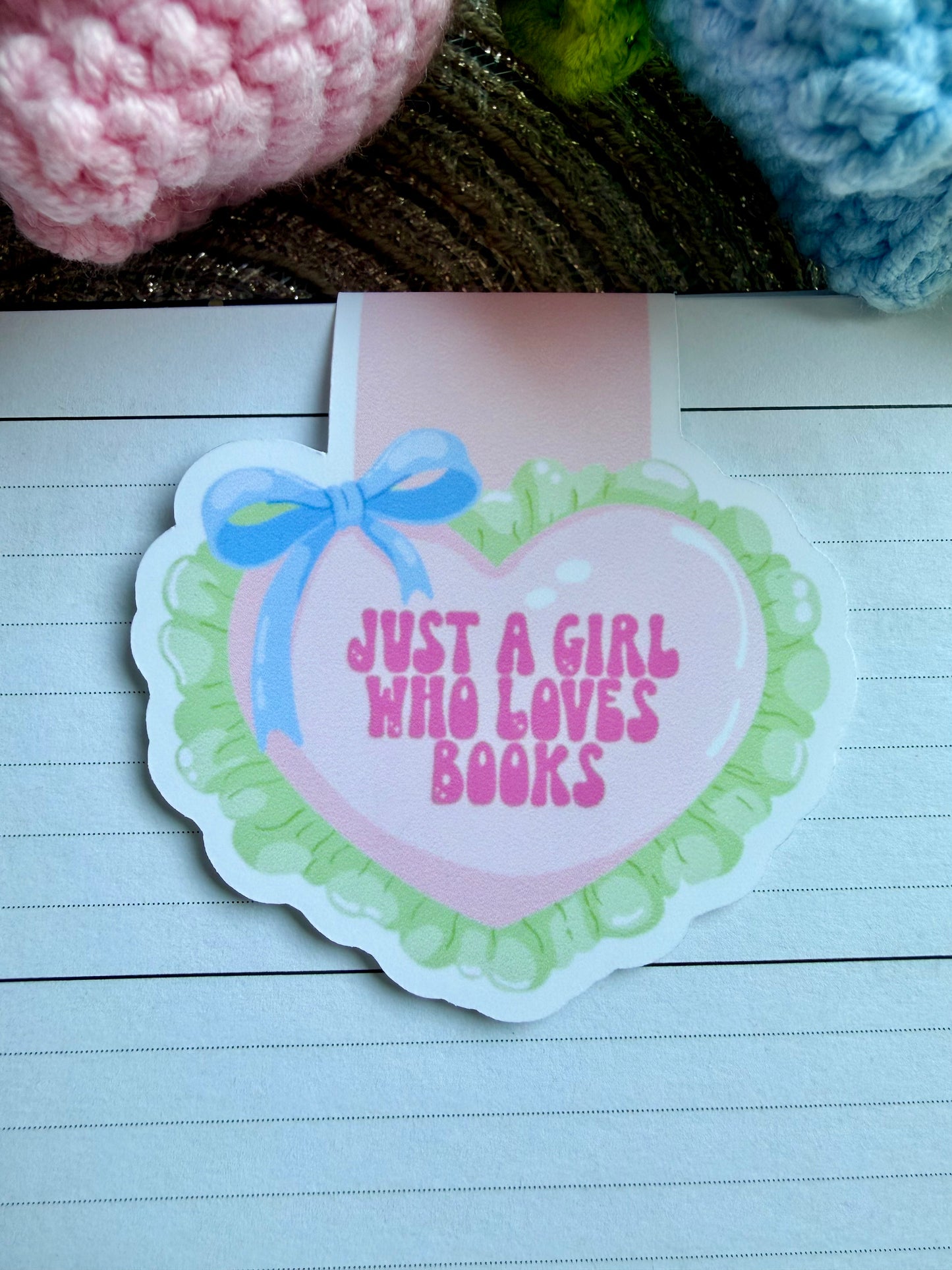 MAGNETIC BOOKMARK - JUST A GIRL WHO LOVES BOOKS